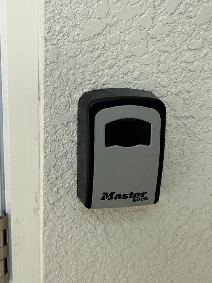 Incredible Comfortable Apartments Near The Airport And Beaches Tampa Eksteriør billede